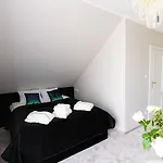 La Rose Bed & Breakfast 4*