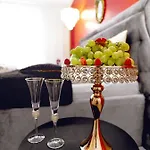 La Rose Bed & Breakfast
