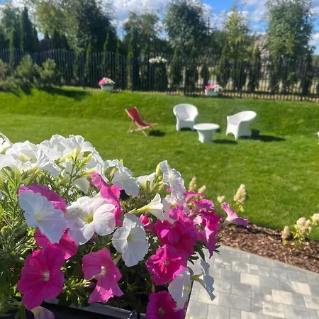 La Rose Bed & Breakfast