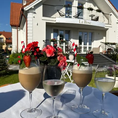 La Rose Bed & Breakfast *